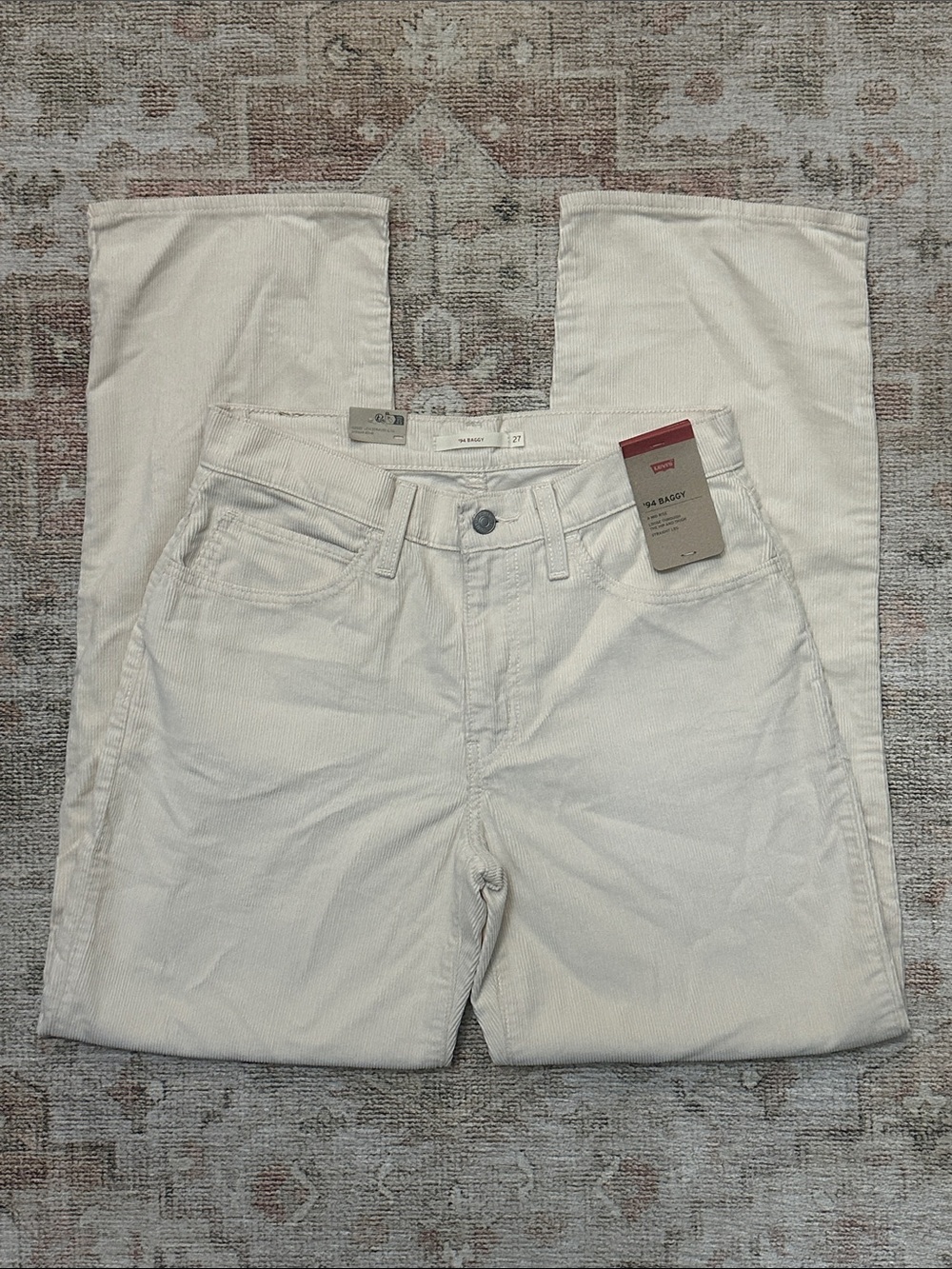 Woman’s NWTs 27x31 Cream Corduroy ‘94 Baggy Levi’s Jeans